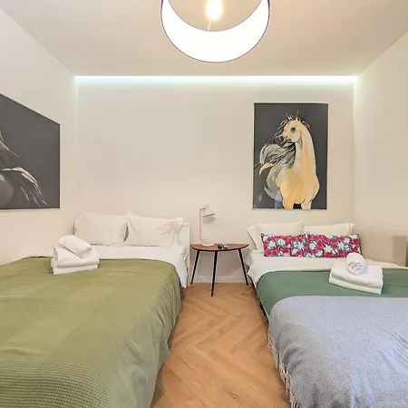 Rozbrat Point By Bookinghost Apartamento