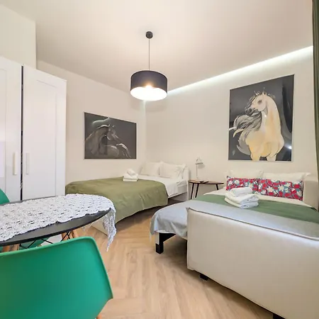 Rozbrat Point By Bookinghost Apartamento *